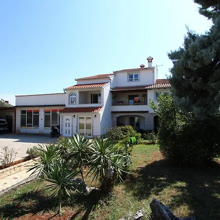 Neily Three-bedroom Appartamento