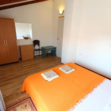 Neily Three-bedroom Appartamento