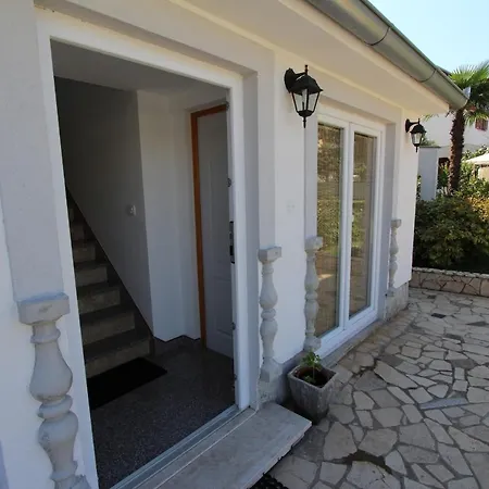 Neily Three-bedroom Appartamento *